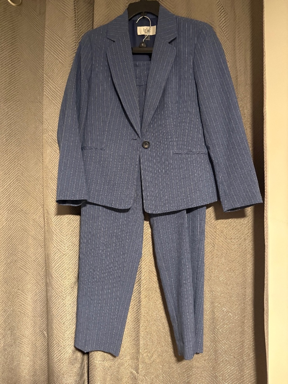 Le Suit Matching Pantsuit Size 8P